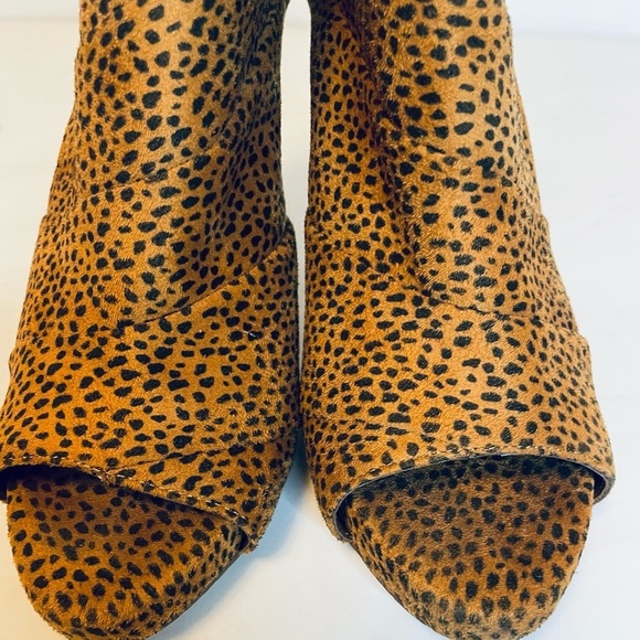 FERGALICIOUS Leopard Print Ankle Booties - Picture 2 of 12